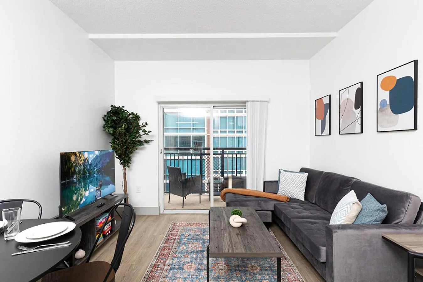 The Hornet - Cozy And Spacious 3Br - Free Parking - Views - 2 Mins To Stadium Charlotte