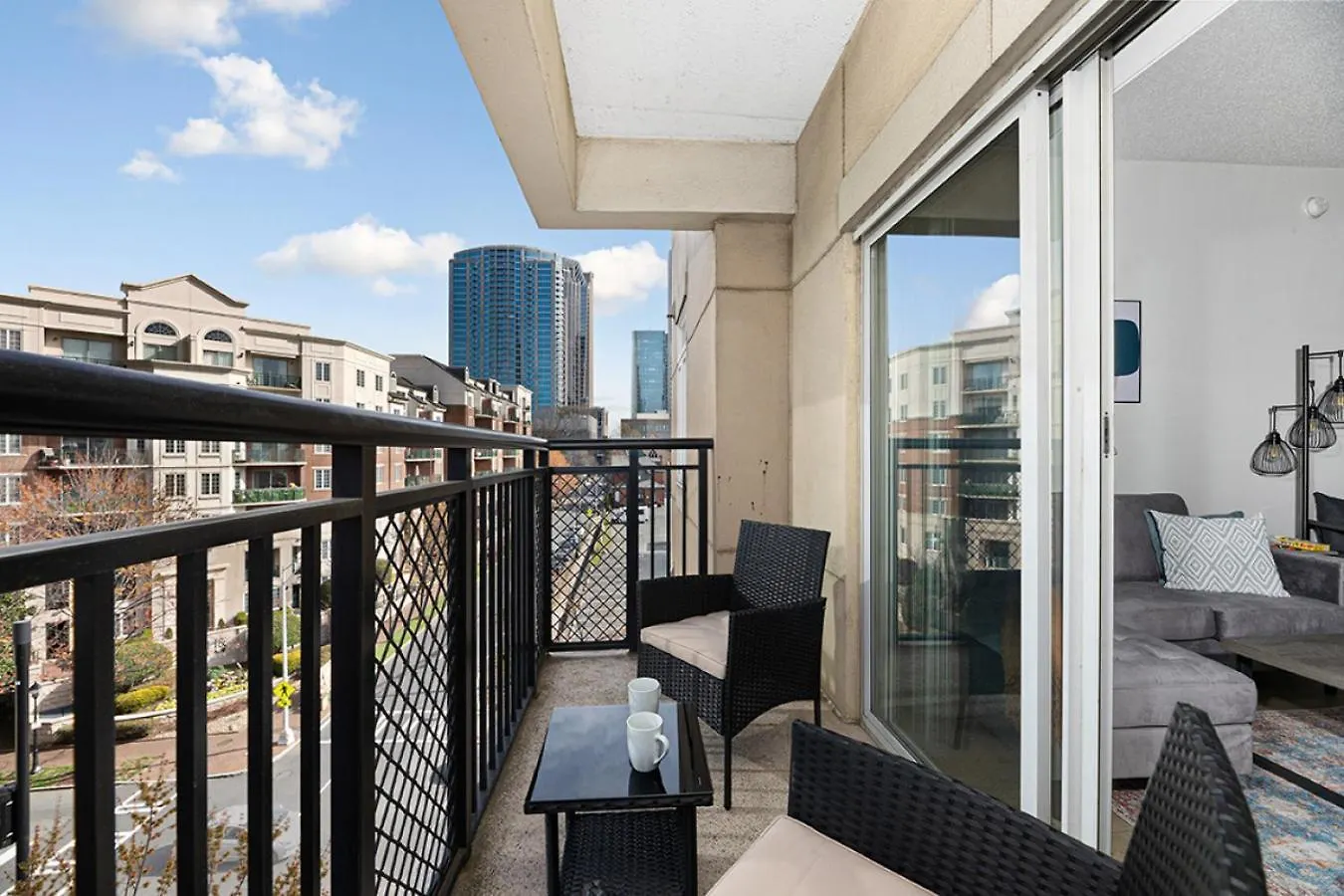 Apartamento The Hornet - Cozy And Spacious 3Br - Free Parking - Views - 2 Mins To Stadium Charlotte
