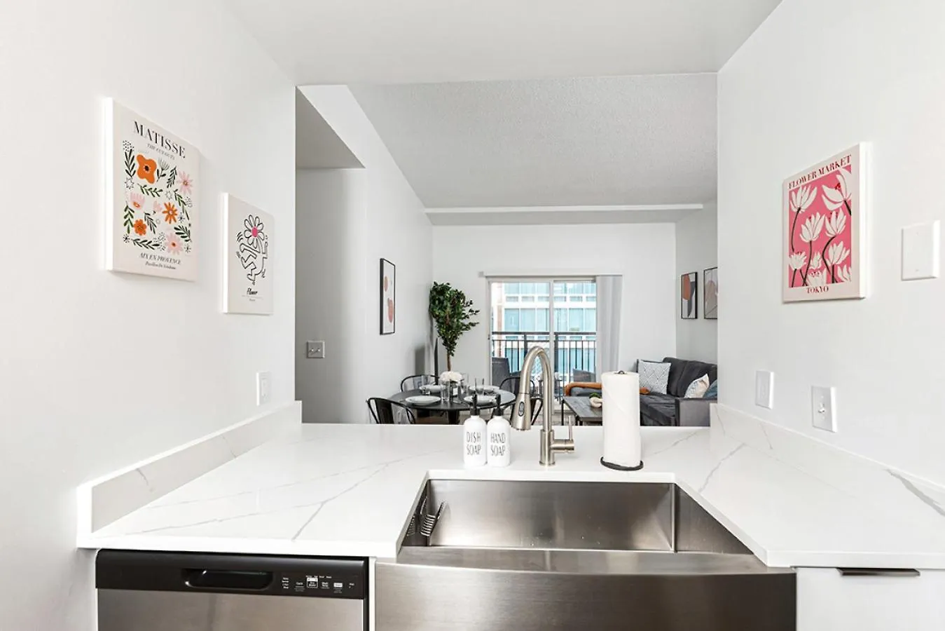 The Hornet - Cozy And Spacious 3Br - Free Parking - Views - 2 Mins To Stadium Charlotte 0*,